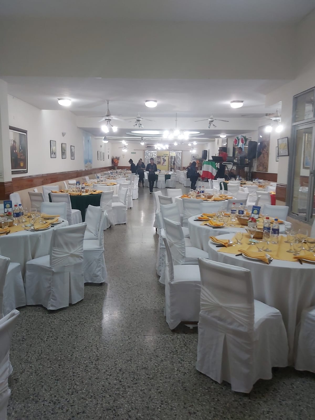 Mesas vestidas